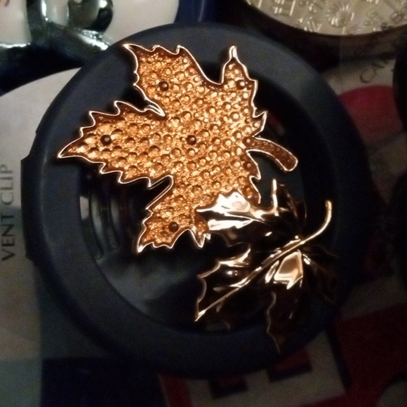 Bath and Body Works Autumn and Christmas Car Fragrance Visor/ Vent Clips X4 NEW - Picture 8 of 8